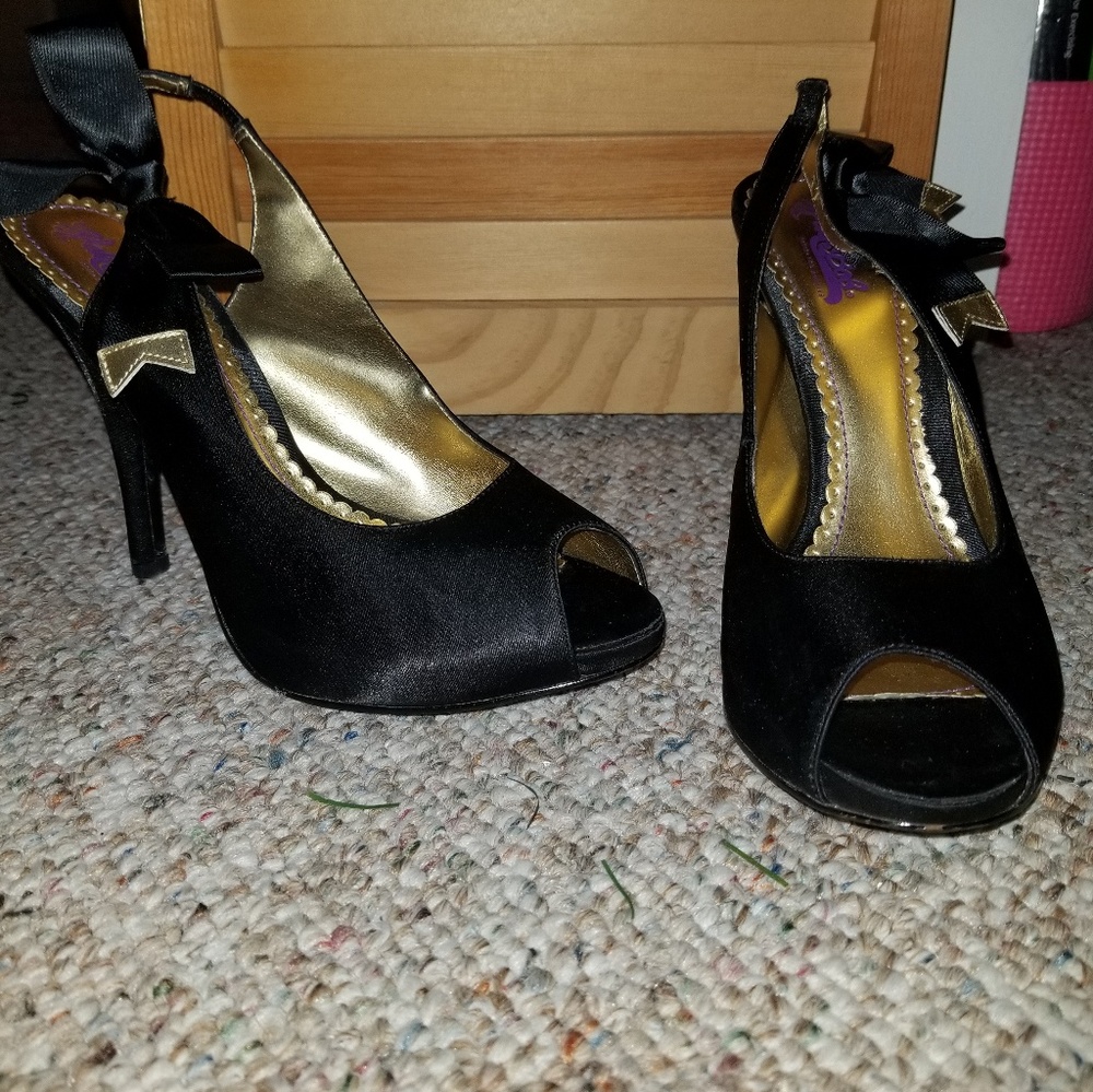 Hale Bob Size 8 Pump